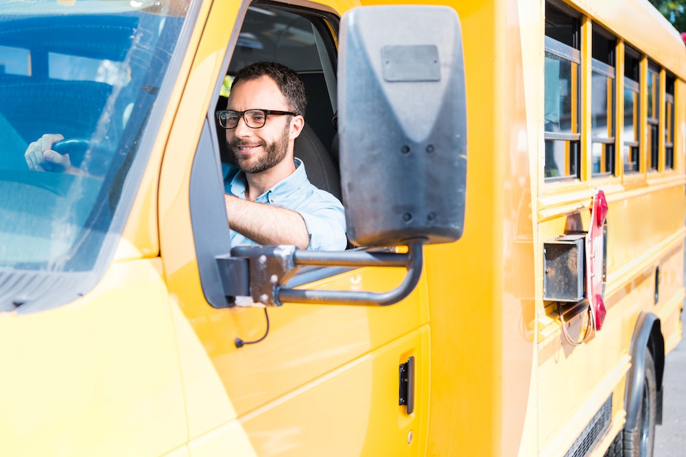 Les enjeux environnementaux et les responsabilités sociales pour les entreprises d'auto-écoles en ligne