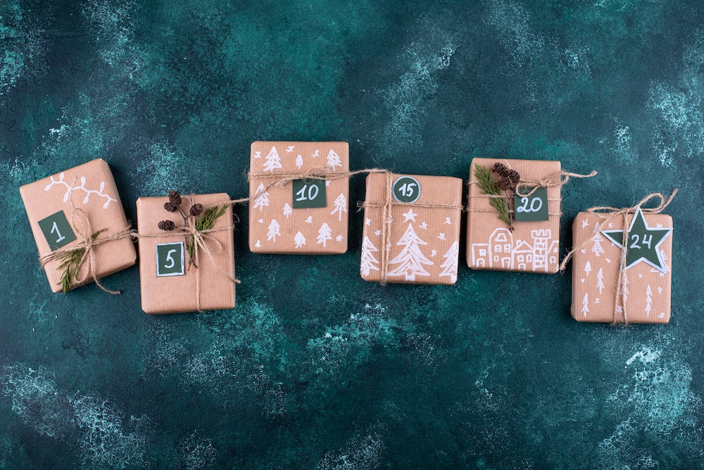 Le marché des calendriers de l'Avent alternatifs en plein essor: rhum, fromage, café...